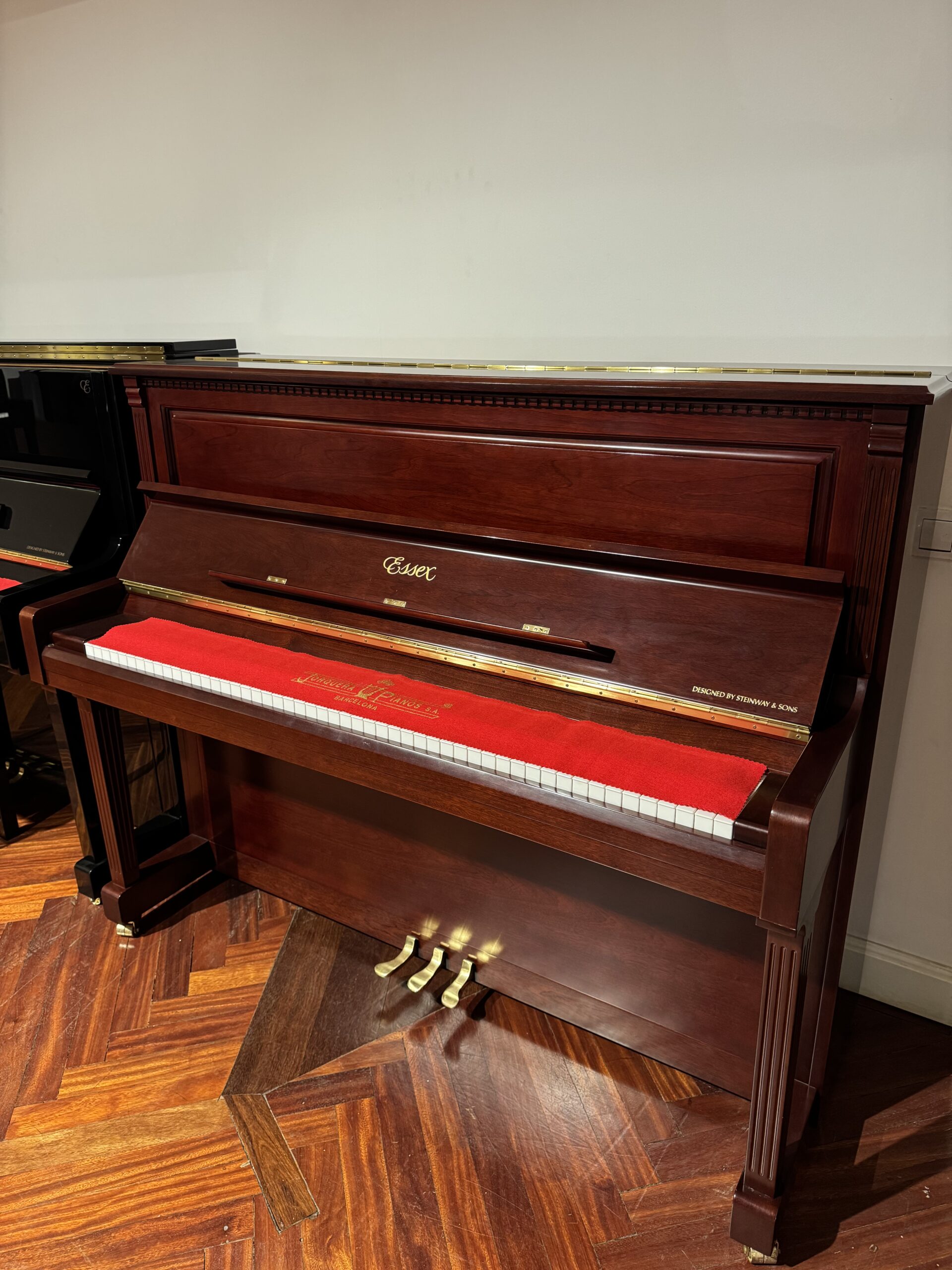 Piano ESSEX EUP-123