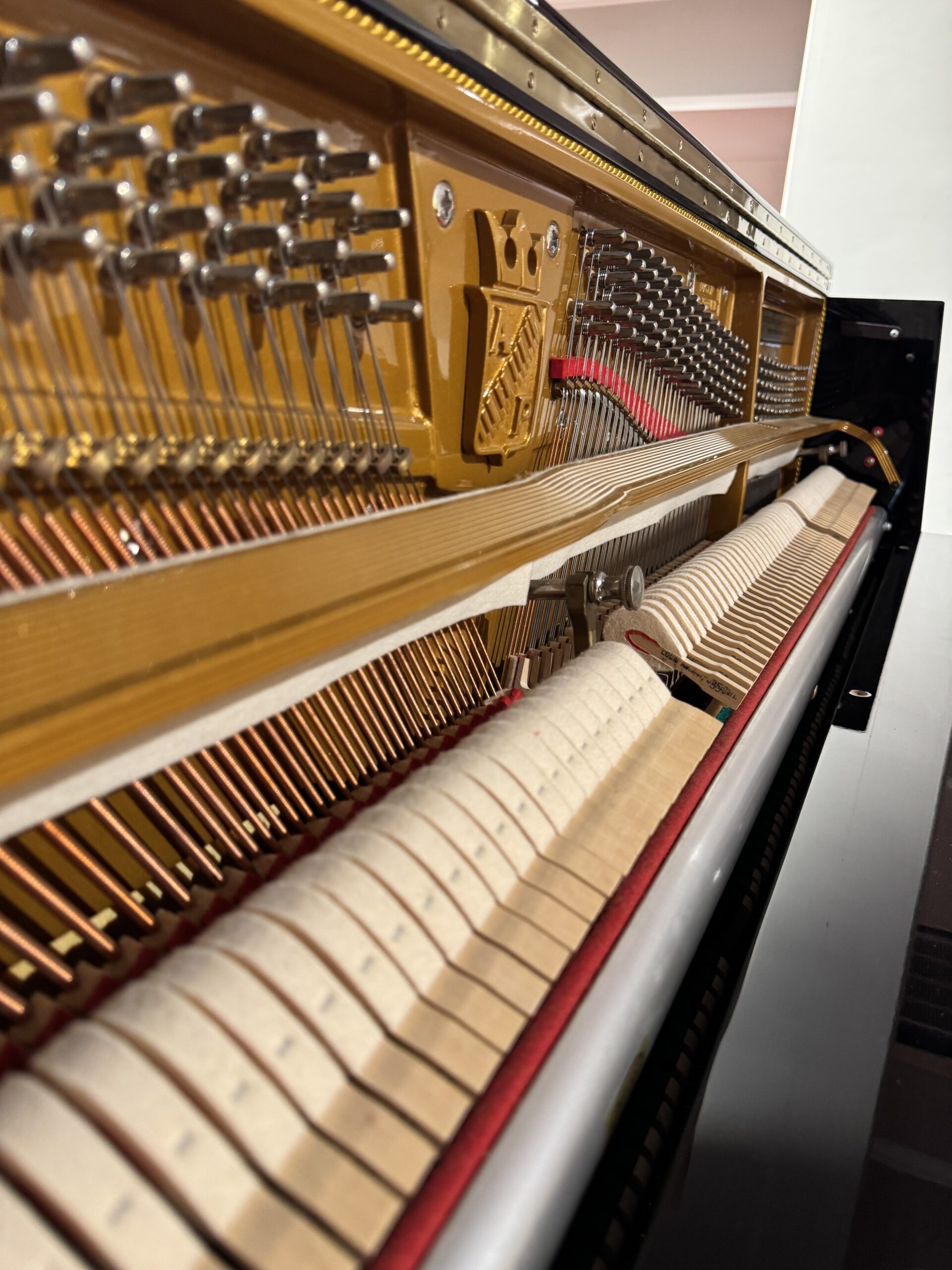 Piano Petrof Modelo 131