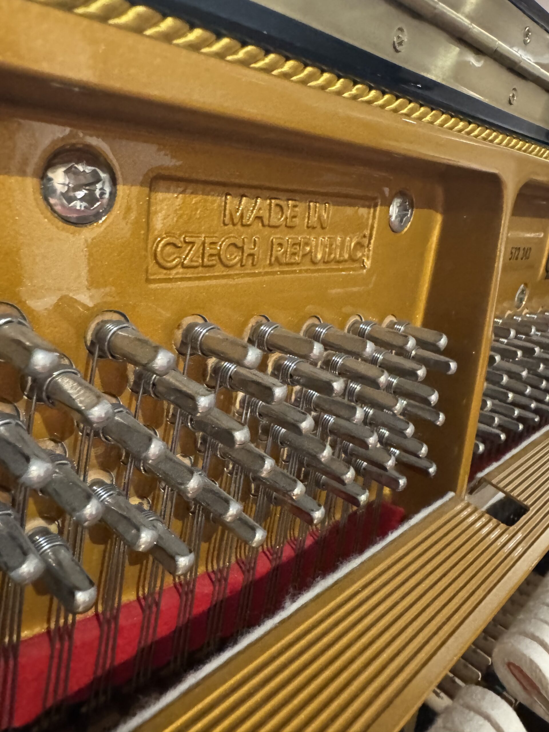 Piano Petrof Modelo 131